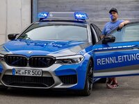 Il transforme sa BMW M5 Competition en voiture de police