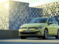 Les gars virils aiment les autos utiles, les sportives, c’est pour les endives