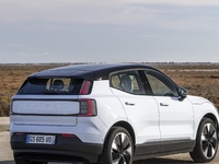 Les batteries du Volvo EX30 électrique peuvent prendre feu si on les charge à plus de 70%, mais pas chez nous