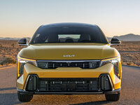 Nouveautés 2026 : Moyennes berlines – Kia renouvelle sa Ceed et offre une cure de vitamines à sa Kia EV4 GT, tandis qu’Opel et Renault redonnent un coup de jeune à leurs compactes