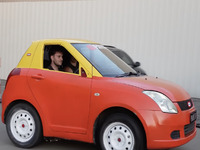 Freiner devient incroyablement dangereux avec cette Swift transformée façon voiturette pour enfant