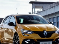 Il prenait tellement de risques en Renault Mégane RS volée que les gendarmes ont préféré s&rsquo;éloigner