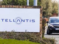 L&rsquo;usine Stellantis de Poissy est sauvée du moins jusqu&rsquo;à 2028