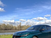 La Peugeot E-308 restylée est-elle devenue une bonne voiture électrique grâce son aéro et sa batterie revus ?