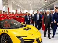 Les employés de Ferrari vont être beaucoup mieux récompensés que ceux de Stellantis