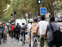 Mobilités des salariés : TotalEnergies et la RATP s’allient pour proposer un nouveau service de gestion des trajets domicile travail.