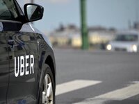 Uber : L’Urssaf lui réclame une somme astronomique pour avoir « maquillé » le salariat de ses chauffeurs en travail indépendant 
