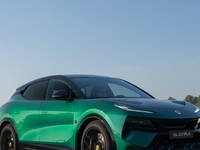350 km en électrique, 952 ch cumulés, 0 à 100 km/h en 3s3 : le Lotus Eletre X redéfinira l’hybridation rechargeable !