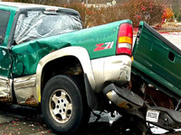 Des internautes se cotisent pour qu&rsquo;il arrête de conduire son pick-up complètement tordu