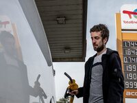 Hausse des prix de l’essence : à qui profite le crime ?