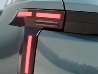 Le futur break familial de Dacia donne ses premiers indices avant sa révélation le 10 mars prochain