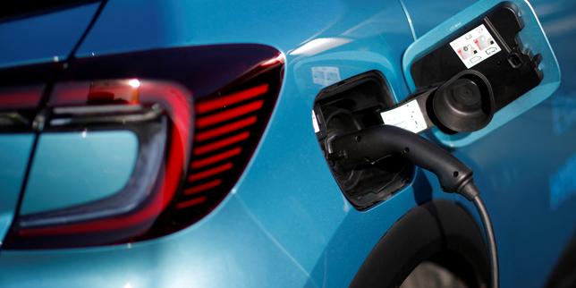 Renault prévoit de ne plus vendre de voiture uniquement à essence ou diesel d’ici 2030 en Europe